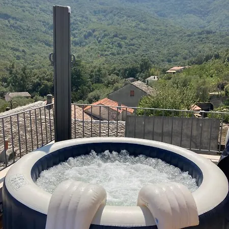A Casa Di L'isai Traditionnelle De Charme. *