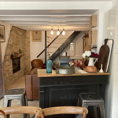 A Casa Di L'isai Traditionnelle De Charme. Vakantiehuis Pietracorbara