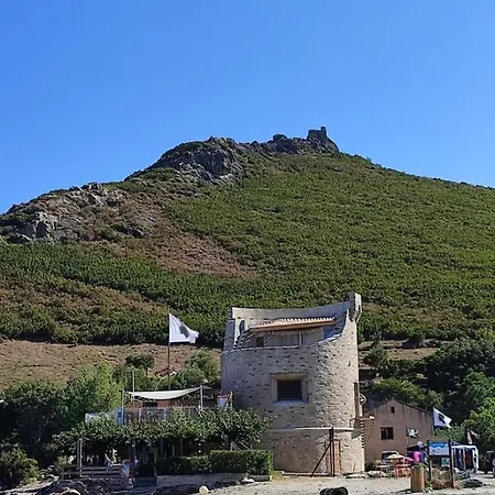 Vakantiehuis A Casa Di L'isai Traditionnelle De Charme. *